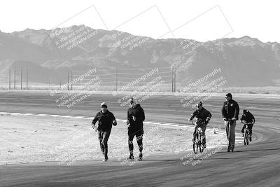 media/Jan-09-2025-Racers Edge (Thu) [[9e316ffd38]]/1-Around the Pits-Track Walk/